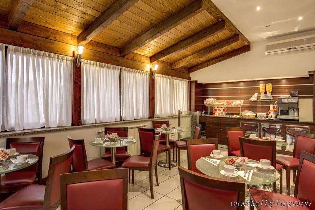 The Strand Hotel Roma Esterno foto