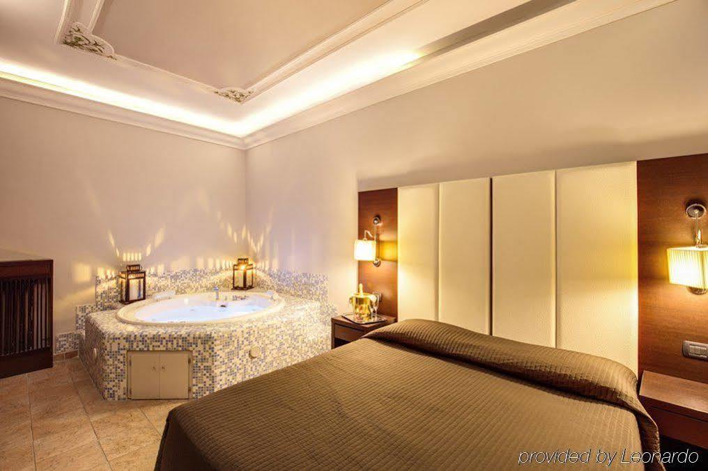 The Strand Hotel Roma Esterno foto